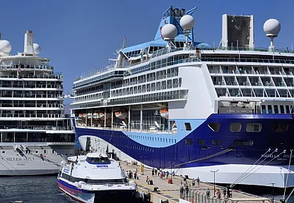 Bodrum'a iki gemiyle 2 bin 484 turist geldi