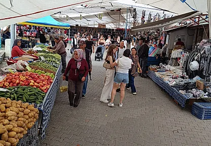 Fethiye Salı Pazarı'nda sebze ve meyve fiyatları
