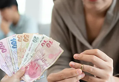 Maaşını evine harcamayan adama kötü haber
