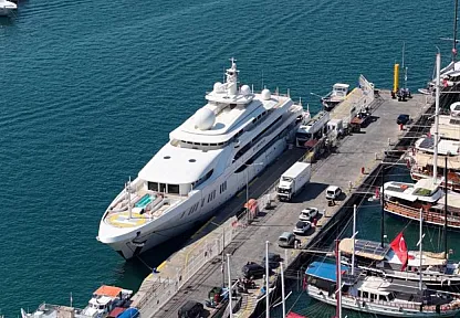 Suudi milyarderin 125 milyon dolarlık mega yatı Fethiye'de 100 ton akaryakıt aldı