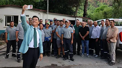Başkan Ünlü Temizlik İşleri Müdürlüğü personeli ile bir araya geldi