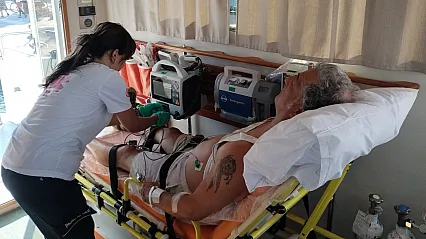 Bodrum'da 1'i yabancı uyruklu 3 kişiye deniz ambulansıyla tıbbi tahliye yapıldı