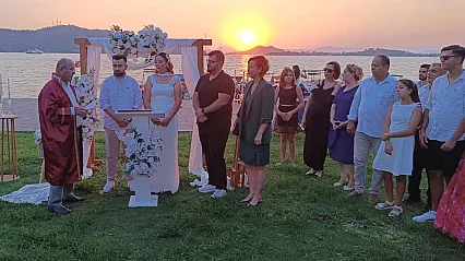 Fethiye'de gün batımında romantik nikah: Cansel ve Dilaver'den unutulmaz tercih
