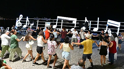 Fethiye'de Müzikli Akşamlar Sahil Bandını Şenlendirdi