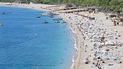 Fethiye'de sahillerde sıcak hava yoğunluğu yaşanıyor