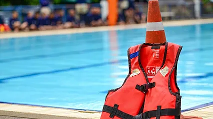 Havuz kenarında hayat kurtaran 9 güvenlik kuralı