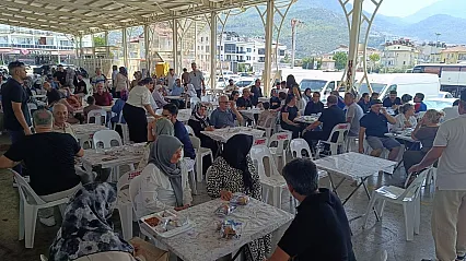 Kaan ve Ece Balcı'nın Düğün Yemekleri Fethiye Pazaryeri'nde Verildi