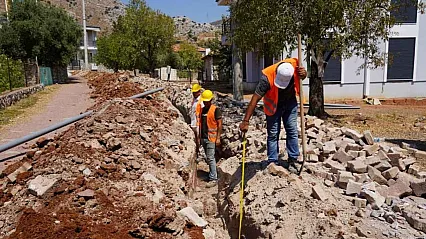 Marmaris Yeşilova Mahallesi'nde içme suyu şebekesi genişletiliyor