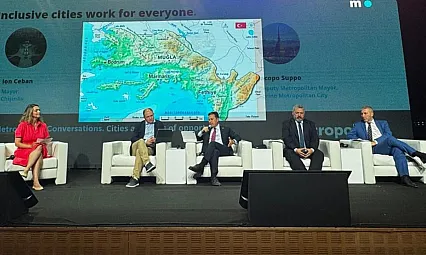 Başkan Aras Dünya Metropoller Birliği Genel Kurulu'nda konuştu
