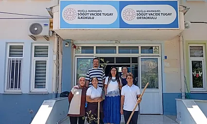 Bozburunlu Öğrenciler Karne Sevincini Fidan Dikerek Kutladı
