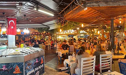 Fethiye Balık Pazarı Yaz Sezonunun En Hareketli Günlerini Yaşıyor