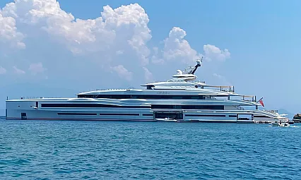 Göcek'e 107 Metrelik Dev Süperyat MAR Demirledi