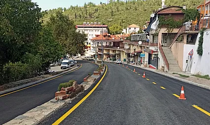 Kavaklıdere'nin 3 mahallesi sıcak asfalta kavuştu