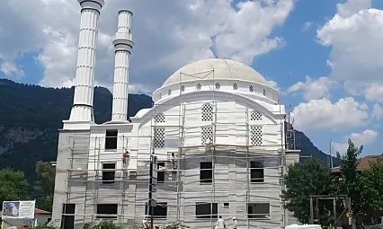 Köyceğiz Zeytinalanı Merkez Camii inşaatı hızla yükseliyor