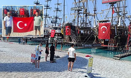Ölüdeniz'de 1 Temmuz Denizcilik ve Kabotaj Bayramı denizde coşkuyla kutlandı