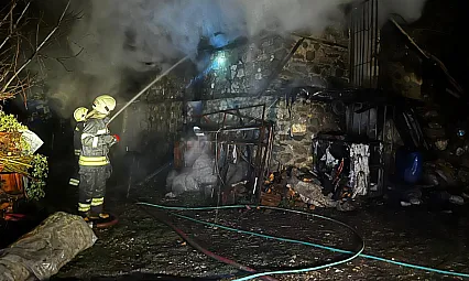 Seydikemer'de ahırda çıkan yangında 8 küçükbaş hayvan ile bir eşek telef oldu