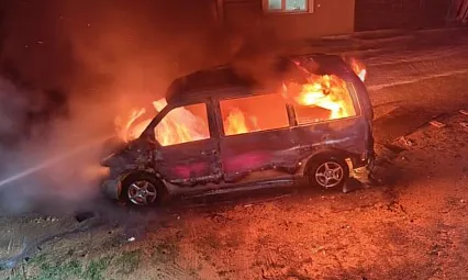 Ticari araç alevlere teslim oldu