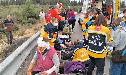 Trafik kazası: Ölü ve yaralılar var