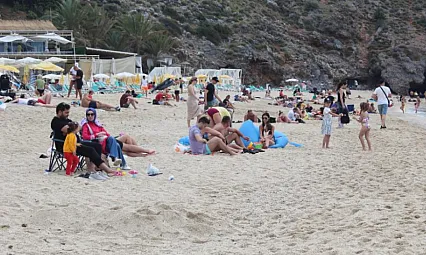 Vatandaşlar bayramın 3'üncü gününü plajda geçirdi