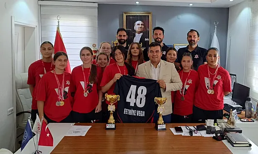Fethiye Vega Spor Kulübü'nden Gençlik ve Spor Müdürü Yiğit'e ziyaret