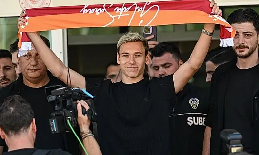 Galatasaray'ın transfer görüşmelerine başladığı Aleksey Batrakov İstanbul'da