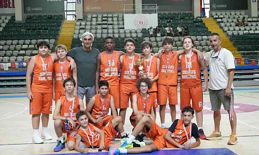 Menteşe'de Zafer Bayramı coşkusu parkeye yansıdı