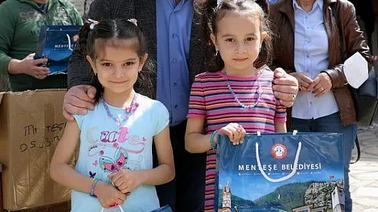 '23 Nisan Ulusal Egemenlik ve Çocuk Bayramı' resim şenliği