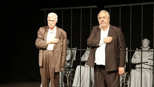 'Adalet, Sizsiniz' oyunu Bodrum'da sahne aldı