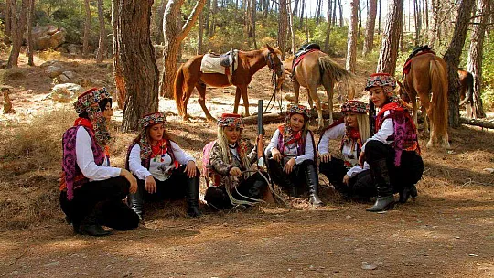 'DAĞLARIN SULTANLARI KADIN EFELER', KAHRAMAN TÜRK KADININI TEMSİL EDİYOR