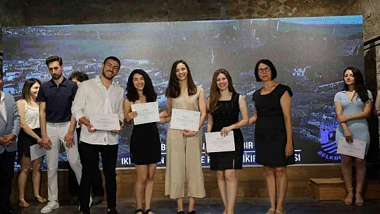 'İki meydan bir cadde' proje sergisi ve ödül töreni gerçekleştirildi