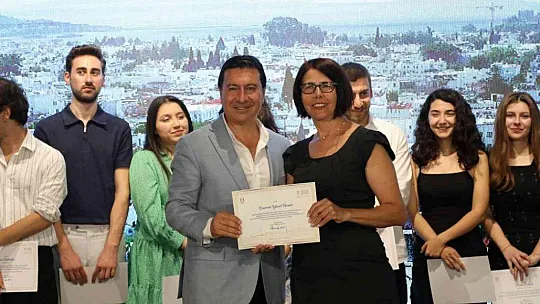 'İki meydan bir cadde' proje sergisi ve ödül töreni gerçekleştirildi