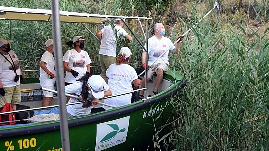 'Kanal Temiz' teknesi Dalyan'da temizliğe başladı