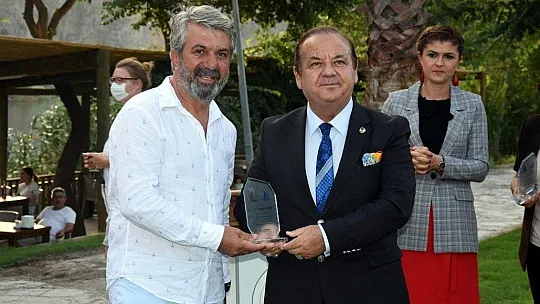 'Kanal Temiz' teknesi Dalyan'da temizliğe başladı