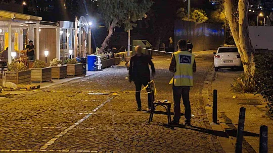 'KÜFÜR' TARTIŞMASI KANLI BİTTİ, MEKAN ÖNÜNE GELİP KURŞUN YAĞDIRDI 1 YARALI