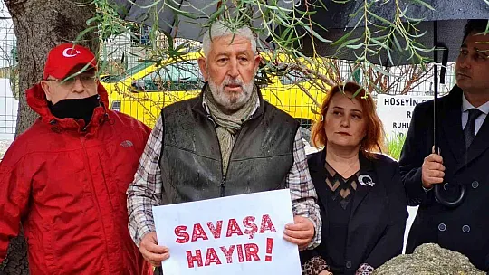 'Mavi Kadın', mezarı başında anıldı