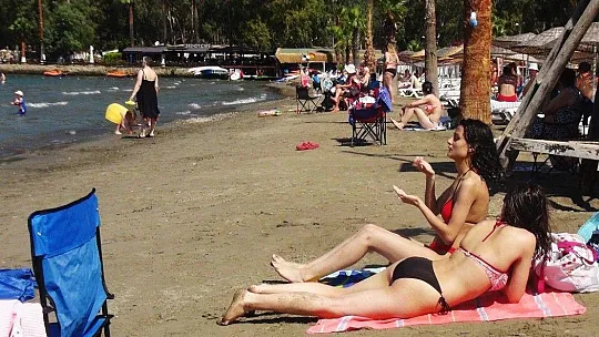 'Sakin Kent' mavi gerdanlığını taktı