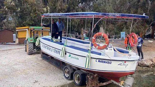 'SAKİN KENT'İN ÇEVRE DOSTU TEKNESİ SUYA İNDİ