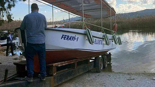 'SAKİN KENT'İN ÇEVRE DOSTU TEKNESİ SUYA İNDİ