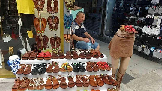 'Son Sandaletçi' Fevzi usta teknolojiye direniyor