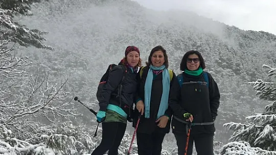 Fethiye Tabiat Kadınlarından Karda Yürüyüş