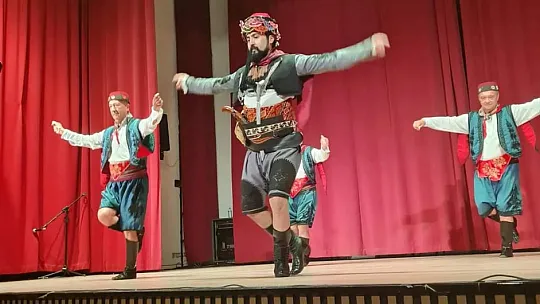 İlk Mezunlara Belgeleri Törenle Takdim Edildi