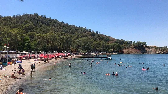 Büyük Samanlık Plajında Bayram Yoğunluğu