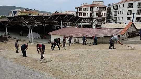 Pazaryeri zemin yenileme çalışmaları devam ediyor