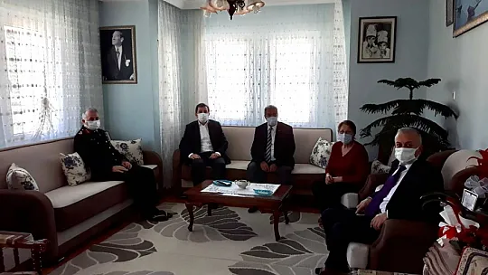 Vali Orhan Tavlı'dan Şehit Ailesine Bayram ziyareti