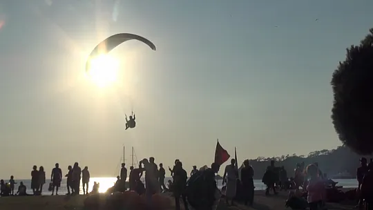 Serbest uçuş pilotu Merve Akar festivale damgasını vurdu