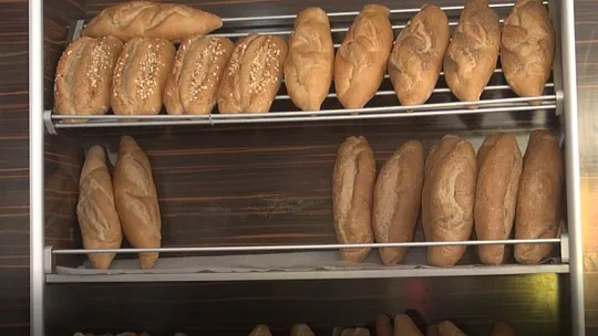 200 gram Ekmek Gayriresmi 2.5 TL