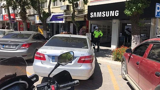 Engelli park yerlerini kullananlara cezai işlem uygulandı 