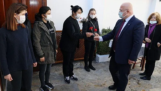 Başkan Gümüş'ten Dünya Kadınlar Günü kutlaması
