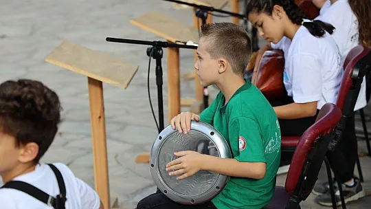 MİNİKLER HÜNERLERİNİ GÖSTERDİ