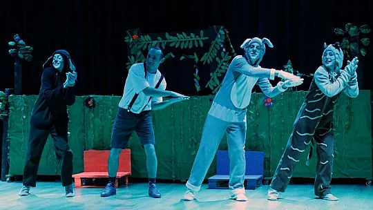 Menteşe Belediye Tiyatrosu Perdelerini Yatağanlı Çocuklar İçin Açtı